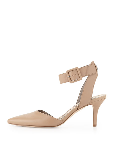 nude pointy pumps