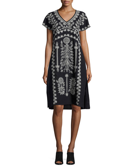 Size Jolina Easy-Fit Embroidered Dress 